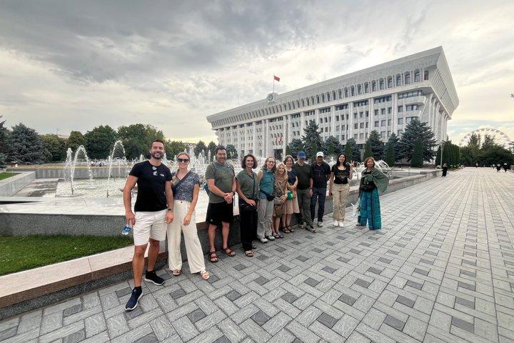 Tour a piedi condiviso a Bishkek con Guida locale