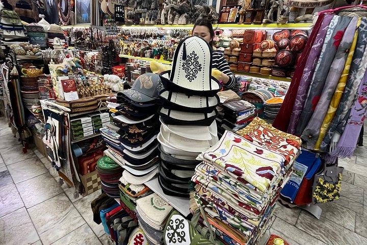 ビシュケク無料ツアー：現代キルギスを発見