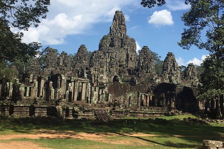 Amanhecer em Angkor Wat e Small Tour fora da pista batida