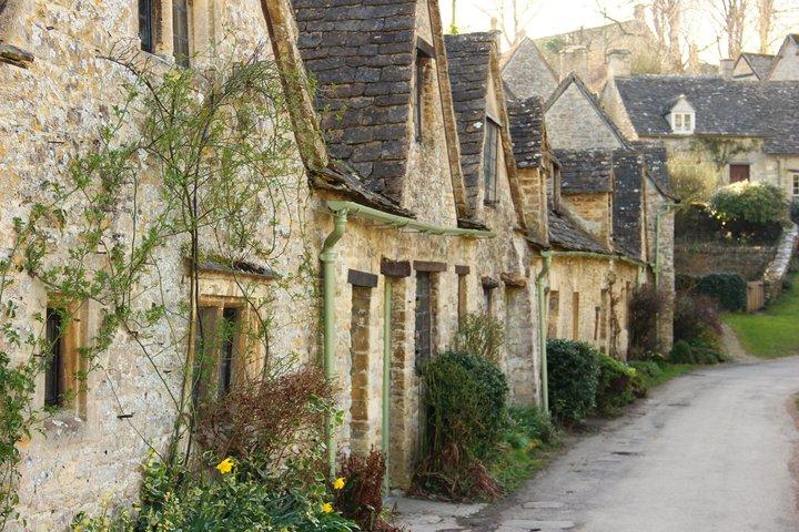 Excursion privée d'une journée à Cotswolds : Luxe en petit groupe dans une Mercedes