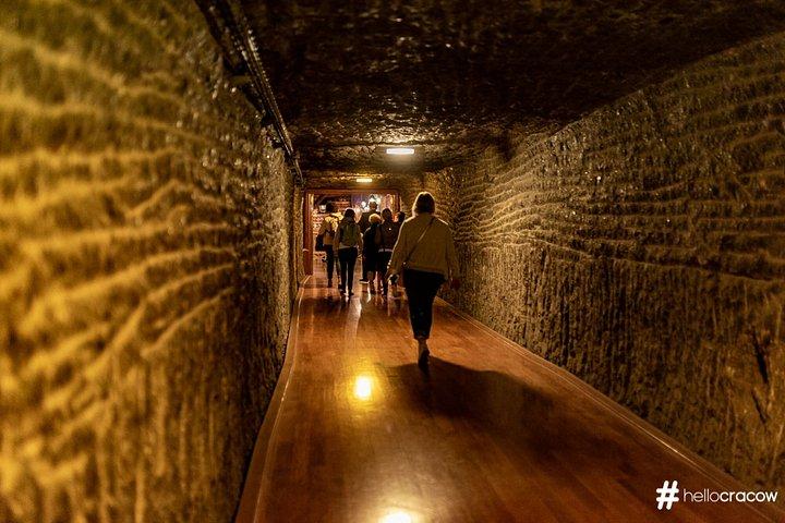 ヴィエリチカ塩鉱山とシンドラーの遺産ツアー（ランチ付き）