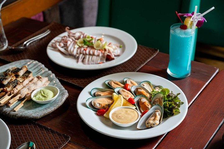 チャオプラヤー川グランドパール豪華ディナークルーズ