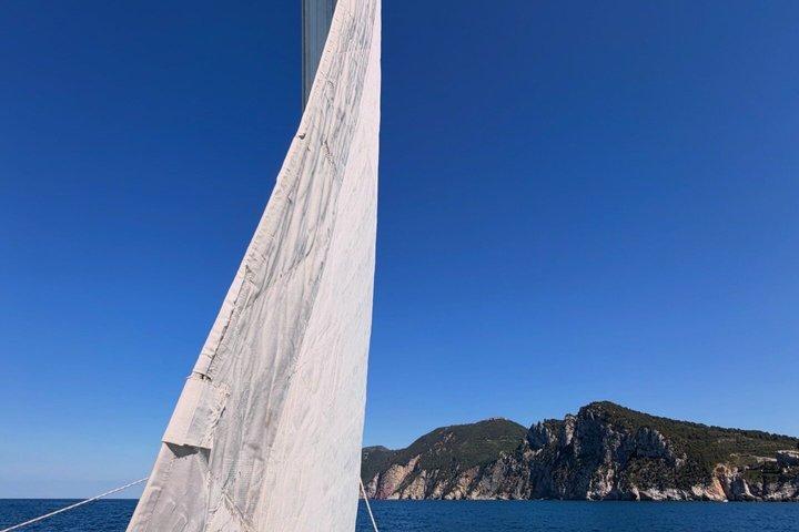 カタマラン船での共同ツアー - チンクエテッレと詩人の湾