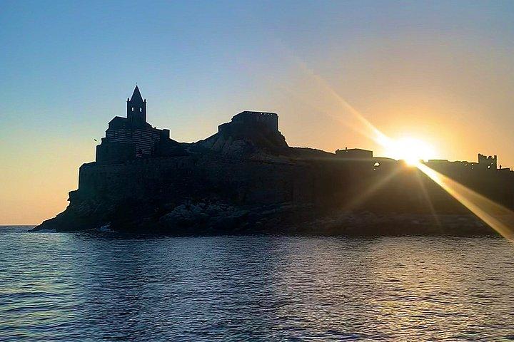 Shared Sunset Tour by Catamaran Gulf of Poets