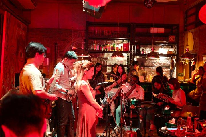 ソウルライブミュージックローカルバーとトゥクトゥクでバンコク1泊