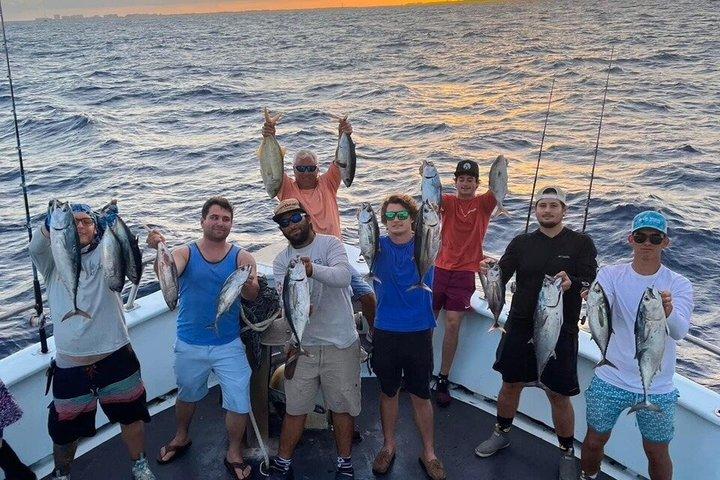 ベイサイド マーケットプレイス発マイアミ半日深海釣りツアー