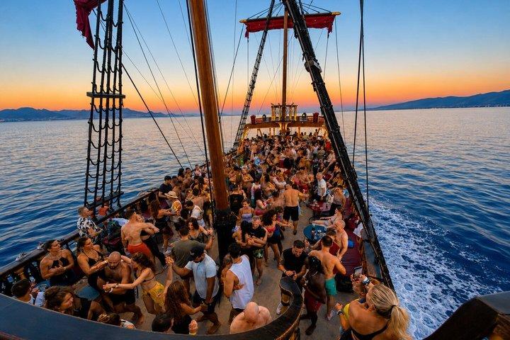Barco De Pirata kryssning på 3 öar i Kos