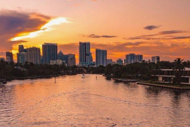 Tipsy Parrot Tiki cruises in Fort Lauderdale