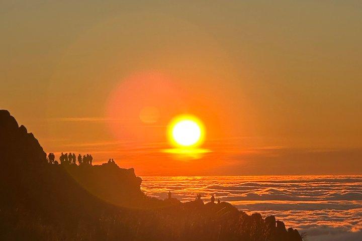 Pico do Arrieiro sunrise, skywalk cliff, valley of nuns viewpoint