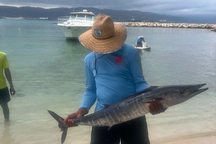 モンテゴベイ深海釣りとモンテゴベイヒップストリップストップ