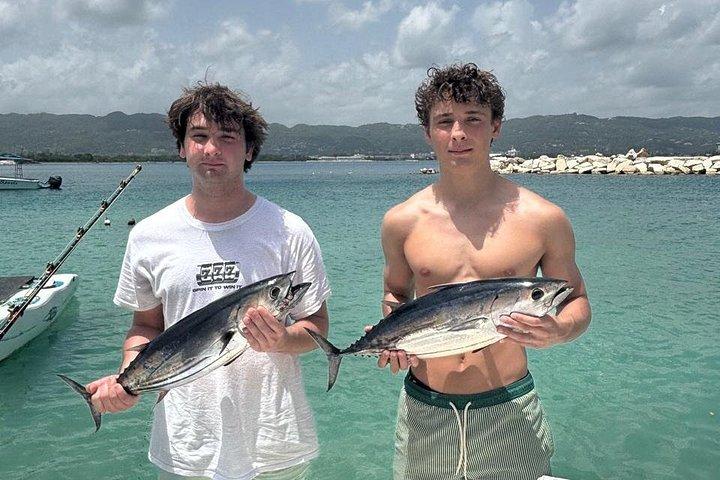 モンテゴベイ深海釣りとモンテゴベイヒップストリップストップ