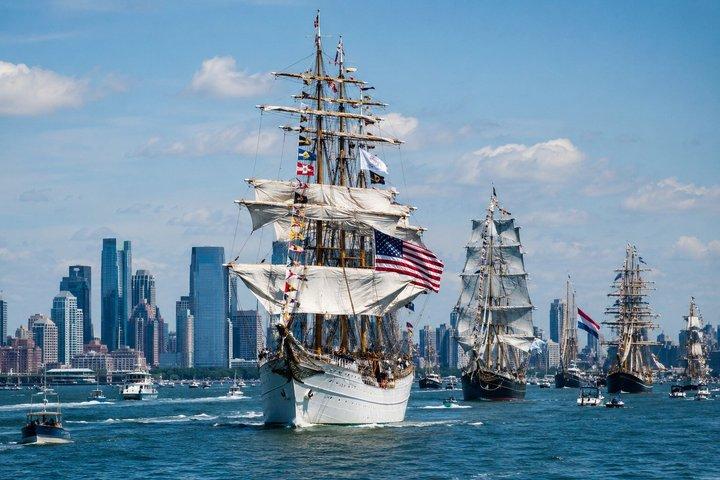 Crociera di parata delle navi alte del 4 luglio a NYC