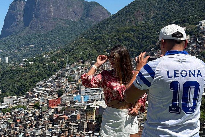 Descubre Rocinha con un guía local multilingüe