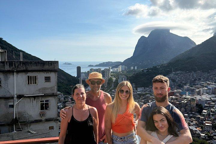 Descubre Rocinha con un guía local multilingüe
