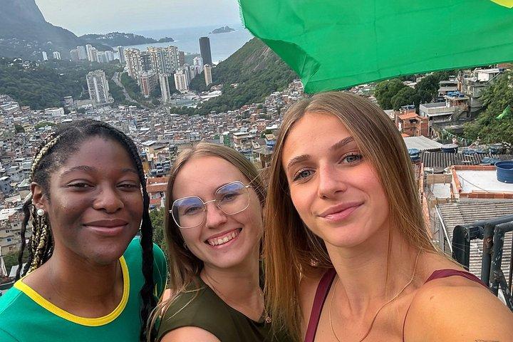 Descubre Rocinha con un guía local multilingüe
