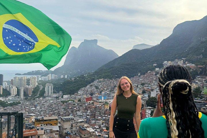 Descubre Rocinha con un guía local multilingüe