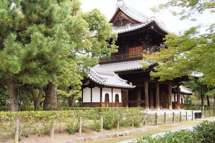 京都祇園芸者街＆隠れ家散策ツアー