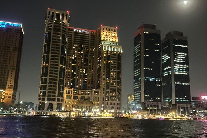 カイロ・ナイトツアー：ハーン・アル＝ハリーリ市場、夕食、そして無料のフェルッカ乗船
