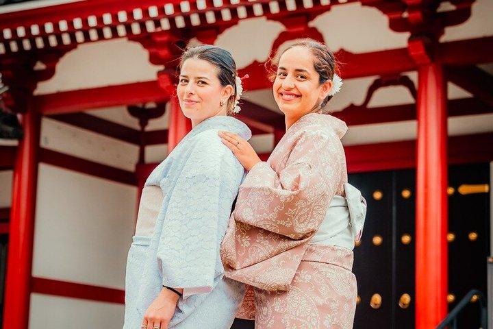 Private Cinematic Photoshoot in Kyoto with a Pro Photographer
