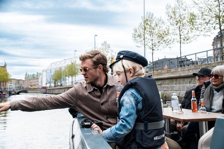 Copenhagen Canal Tour with Electric Boat and Guide