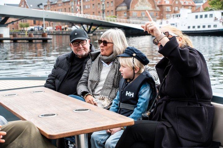 Tour do Canal de Copenhaga com barco elétrico e Guia