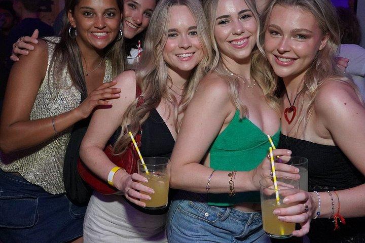 Barcelone : Cours de Salsa sur le toit avec Sangria illimitée