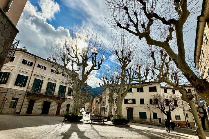 Sóller and Valldemossa Personal Tour with Sunset Views