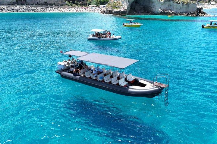 Tropea afternoon boat tour with 3 snorkel stops
