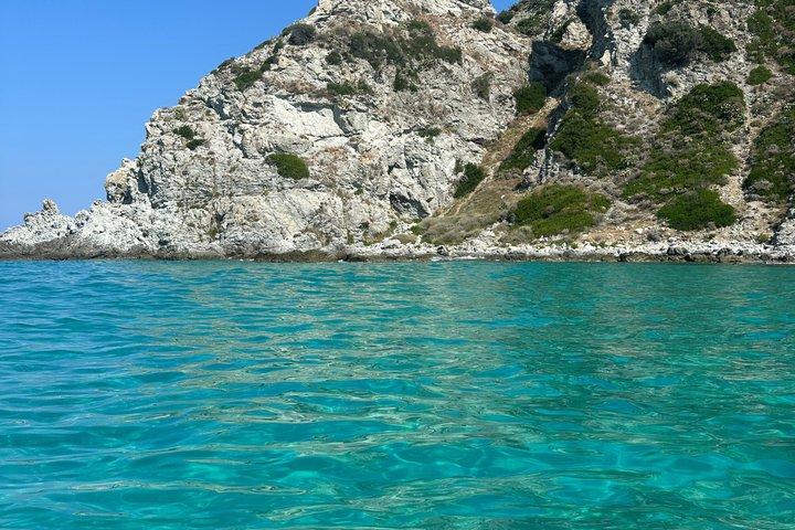 Tropea afternoon boat tour with 3 snorkel stops