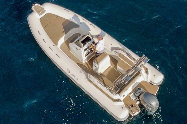 Breva 630 RIB Self-Drive Båtuthyrning Sorrento, Capri, Amalfikusten