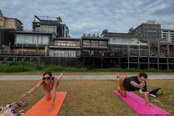 Yoga na natureza de Kyoto