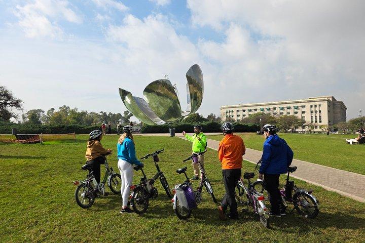 電動自転車で行くグリーンブエノスアイレス - パレルモとレコレタツアー