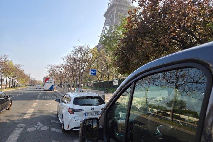 Privat taxatur i Paris med tolk og guide