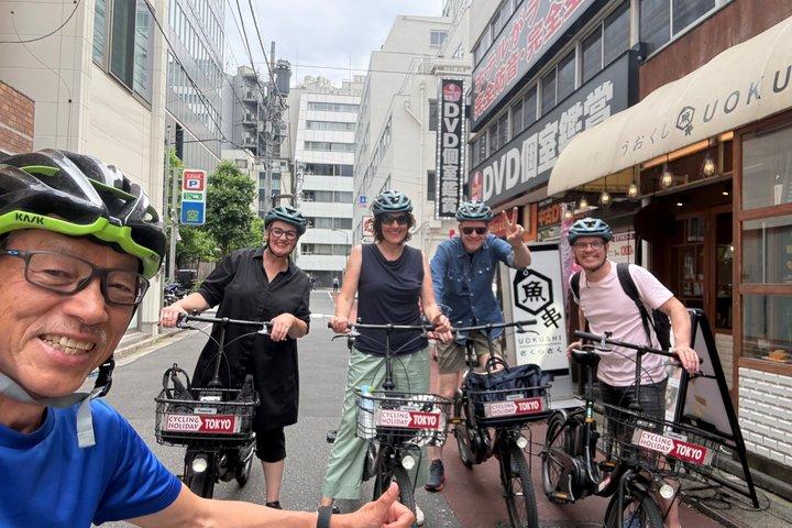 東京の必見スポットをE-Bikeで巡る、少人数3hツアー