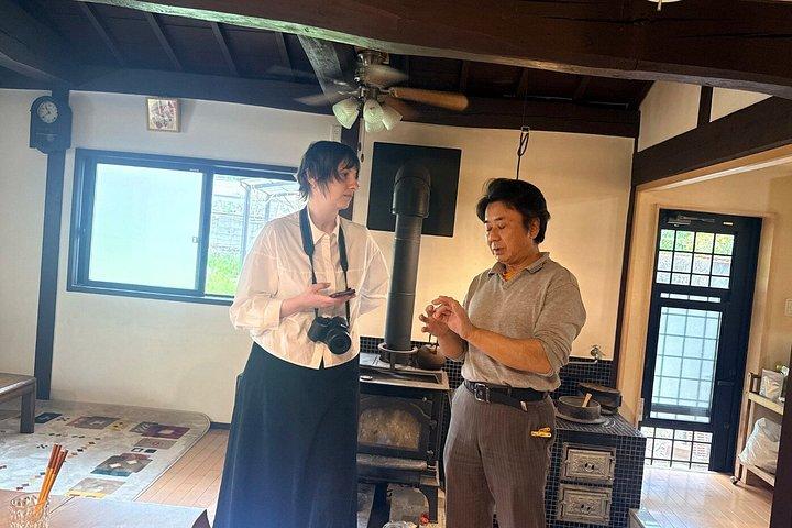 築125年の日本の古民家で餅つき体験