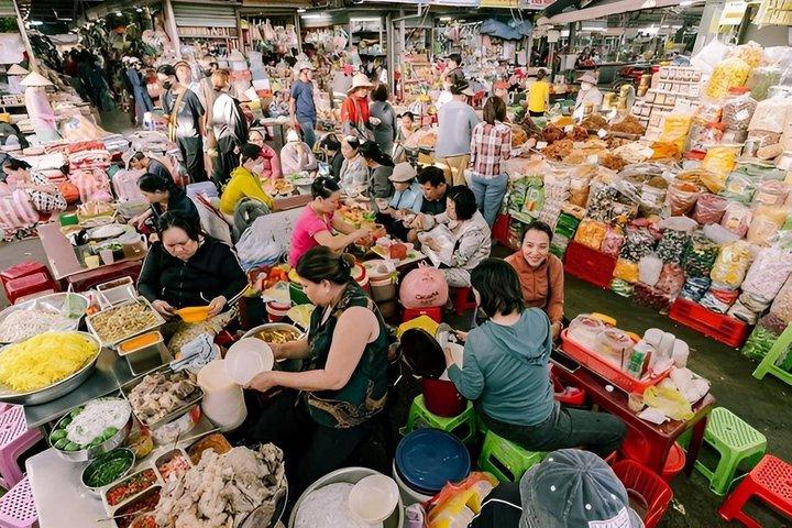地元の食べ物とミシュランのお気に入りを巡るダナンフードウォーキングツアー