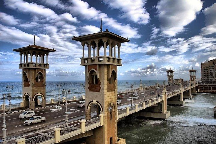 Private Alexandria Day Tour from Cairo with Catacombs and Citadel