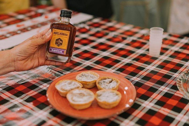 リスボンを地元のプライベートフードと歴史ツアーのように味わう