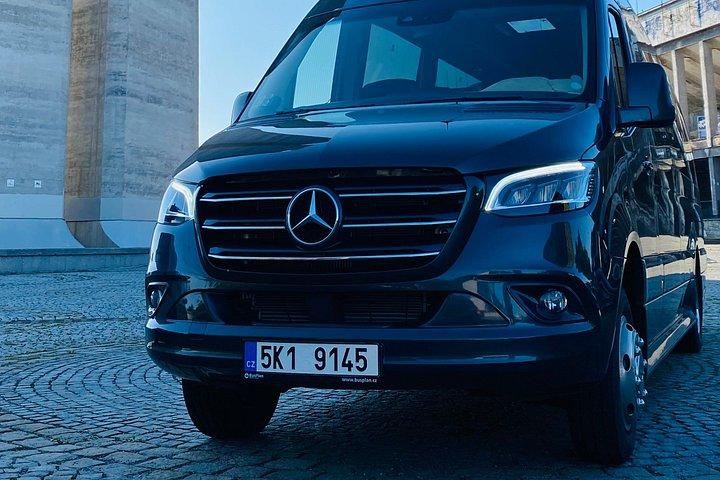 プラハからブダペストへ - MINIBUS Mercedes Sprinter 19 + 1paxによるプライベートトランスファー