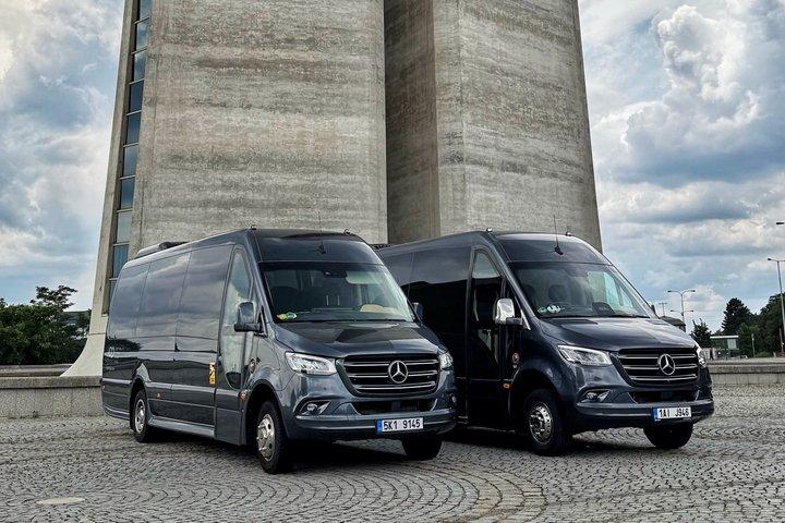 プラハからウィーンへ - MINIBUS Mercedes Sprinter 19 + 1paxによるプライベートトランスファー