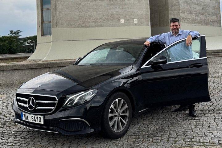 Prag till Wien - Privat transfer med LIMOUSINE 3+1pax