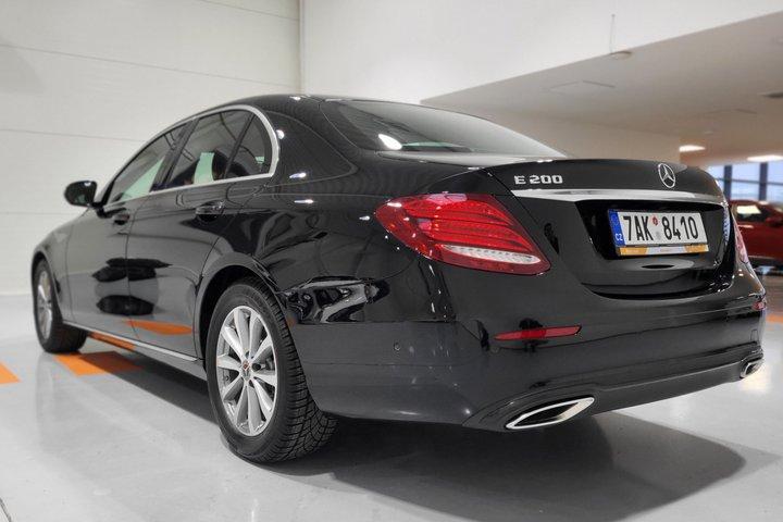 Praga a Viena - Transferência Privada de LIMOUSINE 3+1pax
