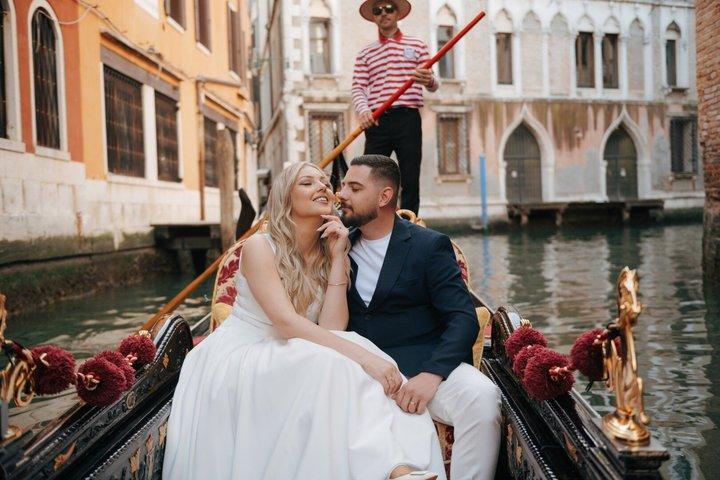 Private Gondola ride with Photoshoot & Videos in Venice