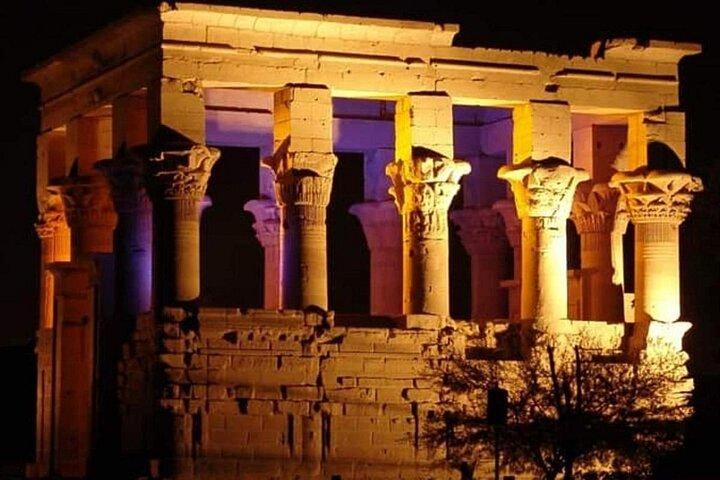 フィラエ寺院でアスワン音と光のショー–夕方の体験