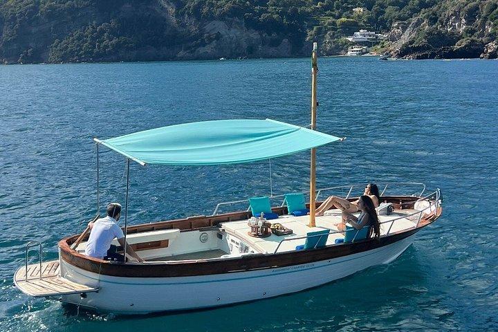 Private boat tour of Ischia and/or Procida