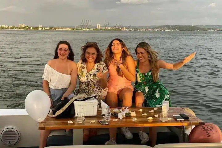 Crucero por la bahía de Cartagena con bebidas