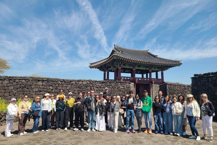 Día Completo East Jeju Destaca Tour por la Naturaleza _ Paisajes Volcánicos