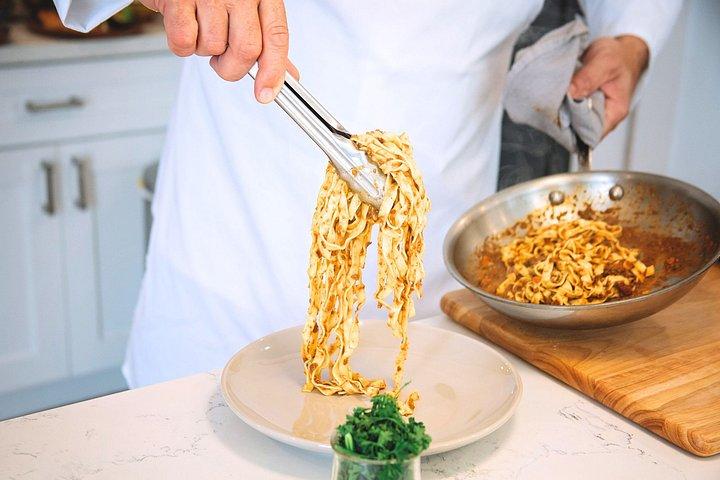 ロサンゼルスでのパスタ作りクラス（2コース食事付き）