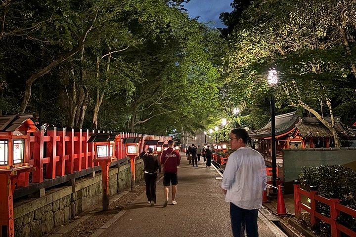 Gion Night Walk mit einem ehemaligen Geschichtslehrer