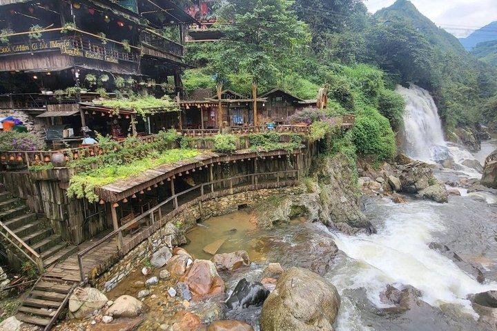 サパ猫村鍋と市場体験